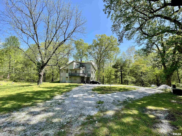 412 WAGON WHEEL Road, Carbondale, Illinois 62901, 6 Bedrooms Bedrooms, 0 ,5 BathroomsBathrooms,Residential,For Sale,WAGON WHEEL,0,RMAQC4254271