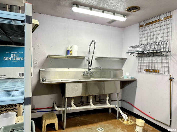 215 Appleknocker Street, Cobden, Illinois 62920, 0 , 0 ,0,Commercial Sale,For Sale,Appleknocker,0,RMAEB454126