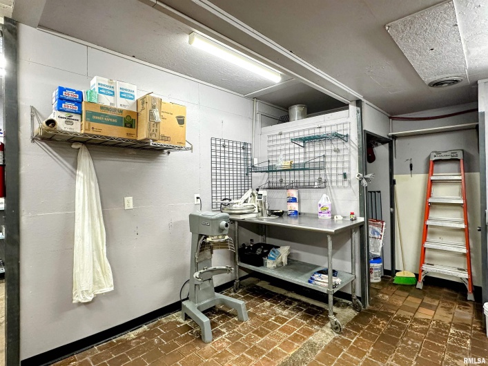 215 Appleknocker Street, Cobden, Illinois 62920, 0 , 0 ,0,Commercial Sale,For Sale,Appleknocker,0,RMAEB454126