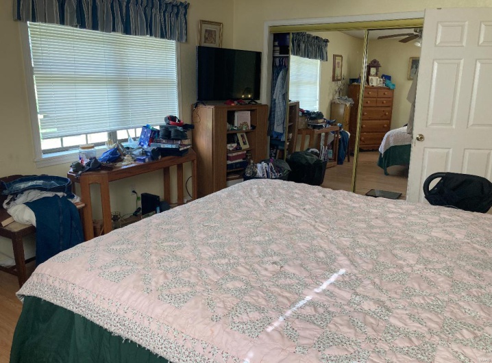 131 Outer Road, Poplar Bluff, Missouri 63901, 5 Bedrooms Bedrooms, 12 Rooms Rooms,3 BathroomsBathrooms,Residential,For Sale,Outer Road,MAR24036173