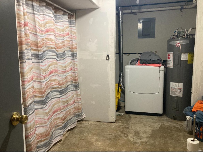 131 Outer Road, Poplar Bluff, Missouri 63901, 5 Bedrooms Bedrooms, 12 Rooms Rooms,3 BathroomsBathrooms,Residential,For Sale,Outer Road,MAR24036173