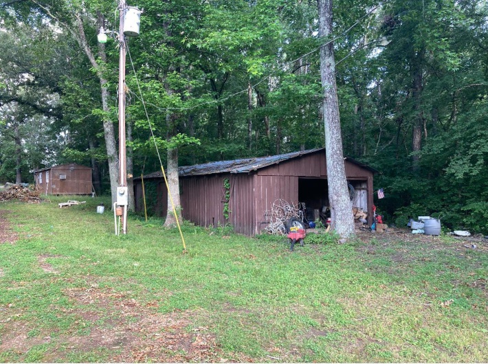 131 Outer Road, Poplar Bluff, Missouri 63901, 5 Bedrooms Bedrooms, 12 Rooms Rooms,3 BathroomsBathrooms,Residential,For Sale,Outer Road,MAR24036173
