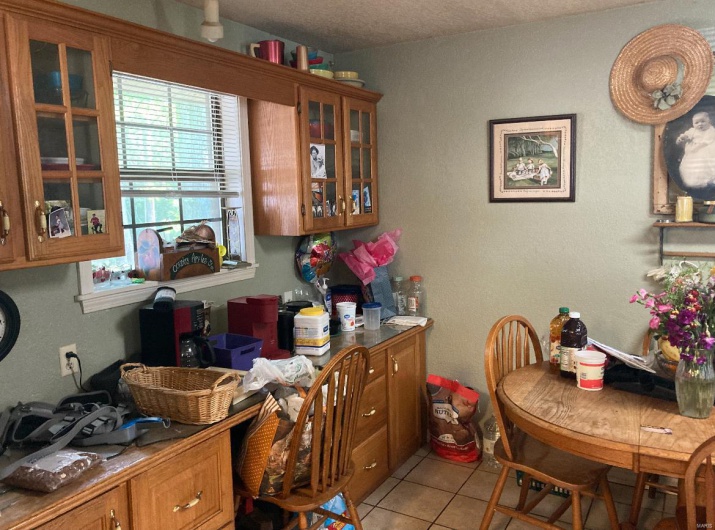 131 Outer Road, Poplar Bluff, Missouri 63901, 5 Bedrooms Bedrooms, 12 Rooms Rooms,3 BathroomsBathrooms,Residential,For Sale,Outer Road,MAR24036173