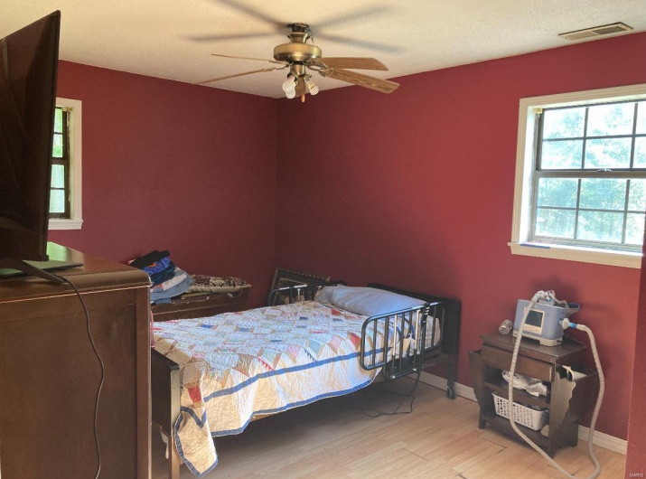 131 Outer Road, Poplar Bluff, Missouri 63901, 5 Bedrooms Bedrooms, 12 Rooms Rooms,3 BathroomsBathrooms,Residential,For Sale,Outer Road,MAR24036173