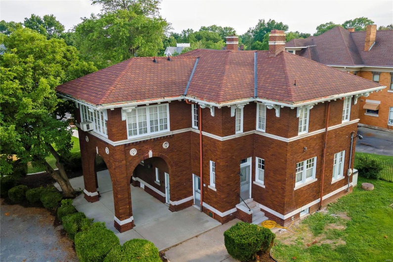 202 Poplar Street, Harrisburg, Illinois 62946, 15 Bedrooms Bedrooms, 32 Rooms Rooms,13 BathroomsBathrooms,Residential,For Sale,Poplar,MAR24040800