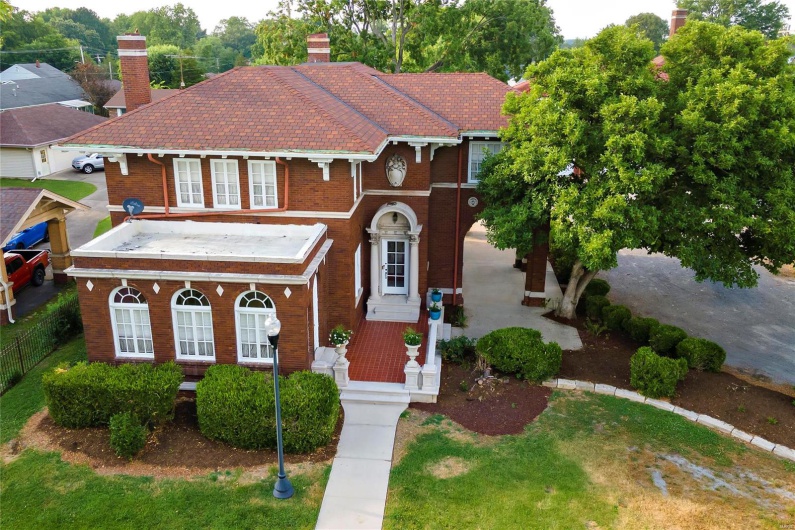 202 Poplar Street, Harrisburg, Illinois 62946, 15 Bedrooms Bedrooms, 32 Rooms Rooms,13 BathroomsBathrooms,Residential,For Sale,Poplar,MAR24040800