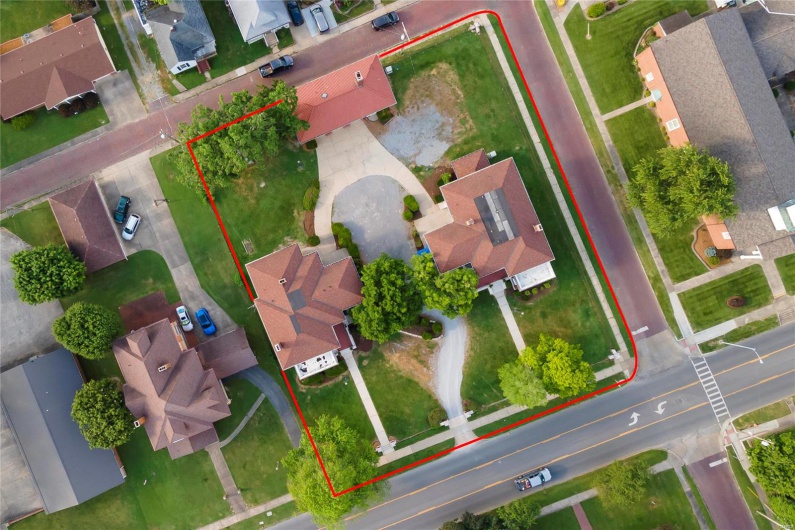 202 Poplar Street, Harrisburg, Illinois 62946, 15 Bedrooms Bedrooms, 32 Rooms Rooms,13 BathroomsBathrooms,Residential,For Sale,Poplar,MAR24040800
