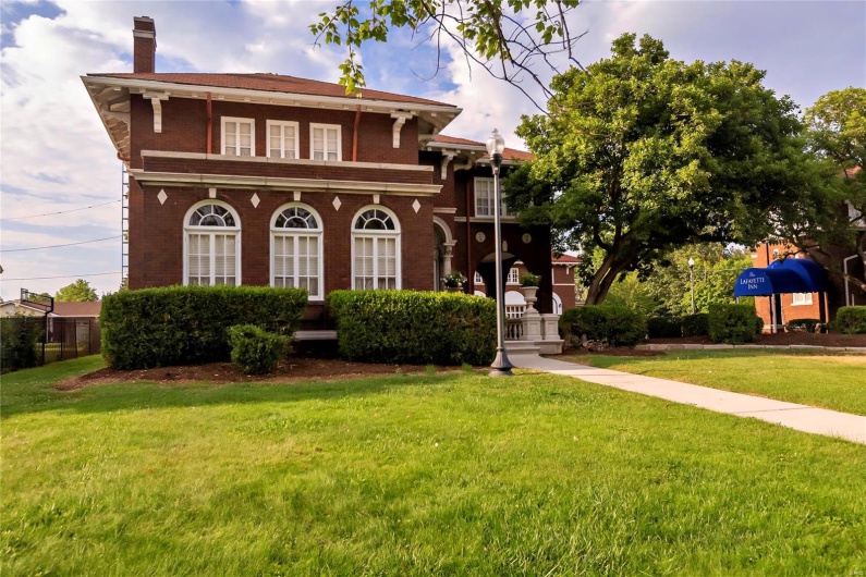 202 Poplar Street, Harrisburg, Illinois 62946, 15 Bedrooms Bedrooms, 32 Rooms Rooms,13 BathroomsBathrooms,Residential,For Sale,Poplar,MAR24040800