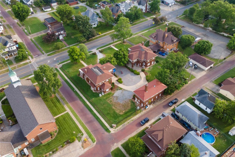 202 Poplar Street, Harrisburg, Illinois 62946, 15 Bedrooms Bedrooms, 32 Rooms Rooms,13 BathroomsBathrooms,Residential,For Sale,Poplar,MAR24040800