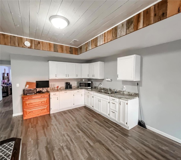 5246 County Road 280, Puxico, Missouri 63960, 5 Bedrooms Bedrooms, 12 Rooms Rooms,3 BathroomsBathrooms,Residential,For Sale,County Road 280,MAR24017795