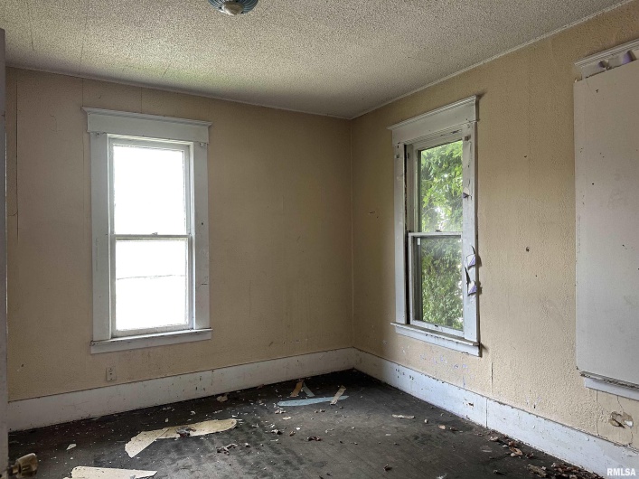 103 7TH Street, Murphysboro, Illinois 62966, 4 Bedrooms Bedrooms, 0 ,2 BathroomsBathrooms,Residential,For Sale,7TH,0,RMAEB454181