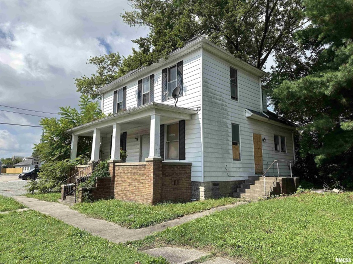 103 7TH Street, Murphysboro, Illinois 62966, 4 Bedrooms Bedrooms, 0 ,2 BathroomsBathrooms,Residential,For Sale,7TH,0,RMAEB454181
