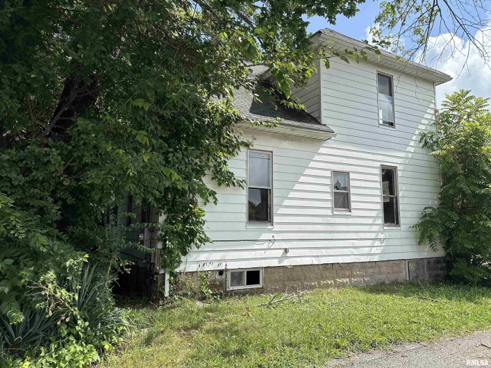 103 7TH Street, Murphysboro, Illinois 62966, 4 Bedrooms Bedrooms, 0 ,2 BathroomsBathrooms,Residential,For Sale,7TH,0,RMAEB454181