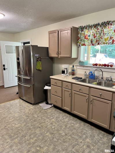 5504 MARION Road, Metropolis, Illinois 62960, 1 Bedroom Bedrooms, 0 ,1 BathroomBathrooms,Residential,For Sale,MARION,0,RMAEB454274