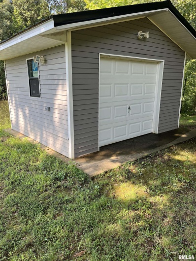 5504 MARION Road, Metropolis, Illinois 62960, 1 Bedroom Bedrooms, 0 ,1 BathroomBathrooms,Residential,For Sale,MARION,0,RMAEB454274
