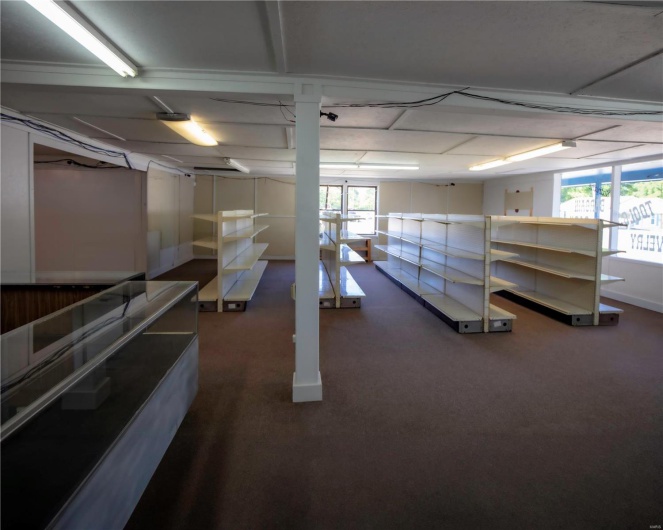 RETAIL SPACE