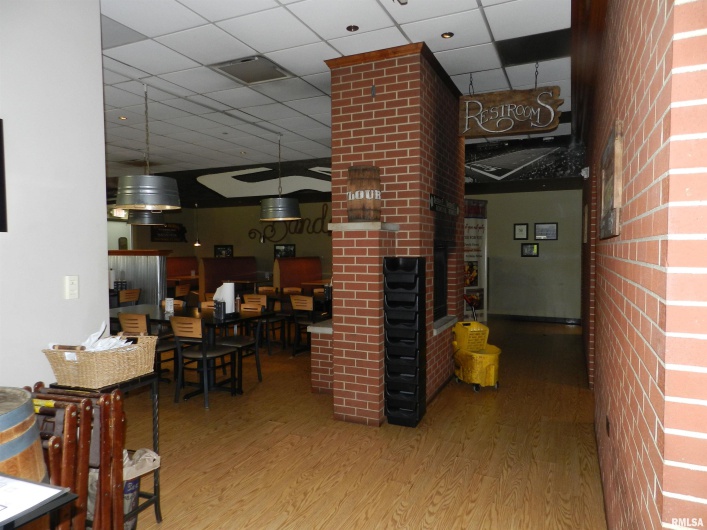 309 MAIN Street, Carbondale, Illinois 62901-3009, 0 , 0 ,0,Commercial Sale,For Sale,MAIN,0,RMAEB449732
