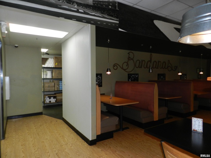309 MAIN Street, Carbondale, Illinois 62901-3009, 0 , 0 ,0,Commercial Sale,For Sale,MAIN,0,RMAEB449732