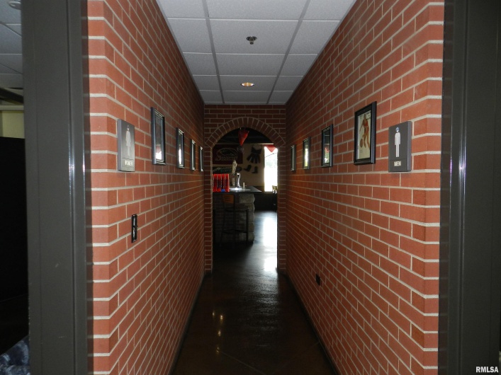 309 MAIN Street, Carbondale, Illinois 62901-3009, 0 , 0 ,0,Commercial Sale,For Sale,MAIN,0,RMAEB449732