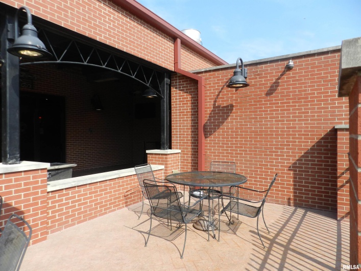 309 MAIN Street, Carbondale, Illinois 62901-3009, 0 , 0 ,0,Commercial Sale,For Sale,MAIN,0,RMAEB449732