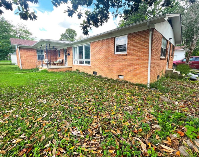 106 W Grant, Dexter, Missouri 63841, 3 Bedrooms Bedrooms, 9 Rooms Rooms,2 BathroomsBathrooms,Residential,For Sale,W Grant,MAR24035135
