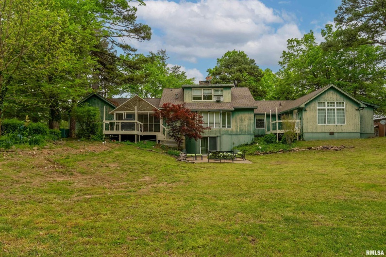 2525 EDGEWOOD Lane, Carbondale, Illinois 62901, 4 Bedrooms Bedrooms, 0 ,3 BathroomsBathrooms,Residential,For Sale,EDGEWOOD,0,RMAEB454423
