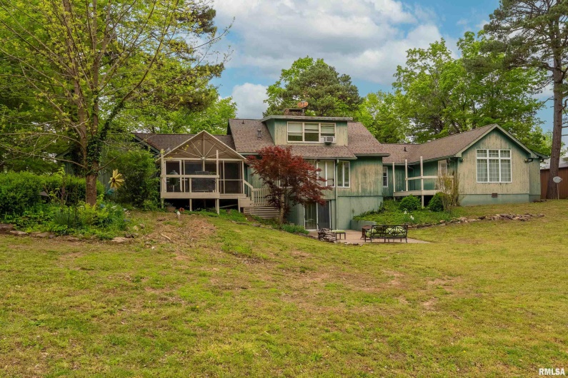 2525 EDGEWOOD Lane, Carbondale, Illinois 62901, 4 Bedrooms Bedrooms, 0 ,3 BathroomsBathrooms,Residential,For Sale,EDGEWOOD,0,RMAEB454423