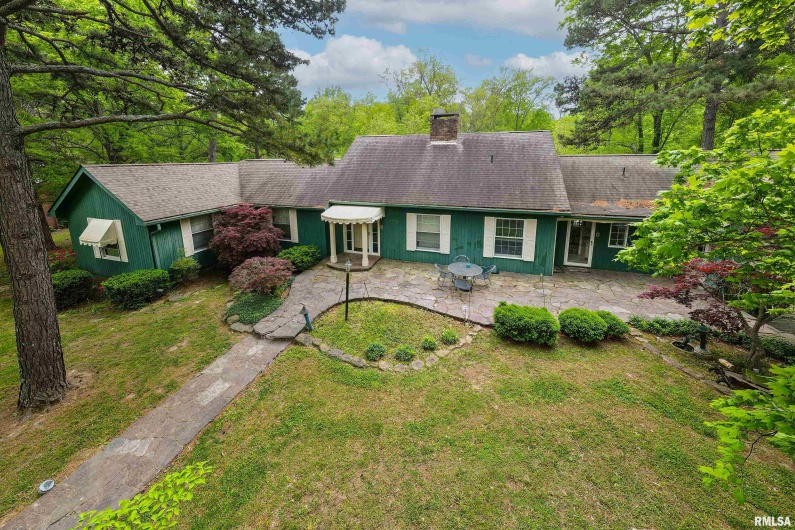 2525 EDGEWOOD Lane, Carbondale, Illinois 62901, 4 Bedrooms Bedrooms, 0 ,3 BathroomsBathrooms,Residential,For Sale,EDGEWOOD,0,RMAEB454423