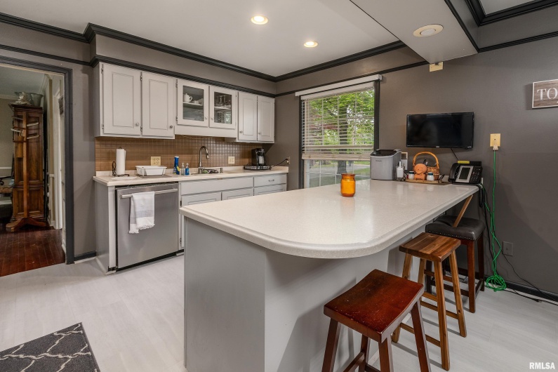 2525 EDGEWOOD Lane, Carbondale, Illinois 62901, 4 Bedrooms Bedrooms, 0 ,3 BathroomsBathrooms,Residential,For Sale,EDGEWOOD,0,RMAEB454423