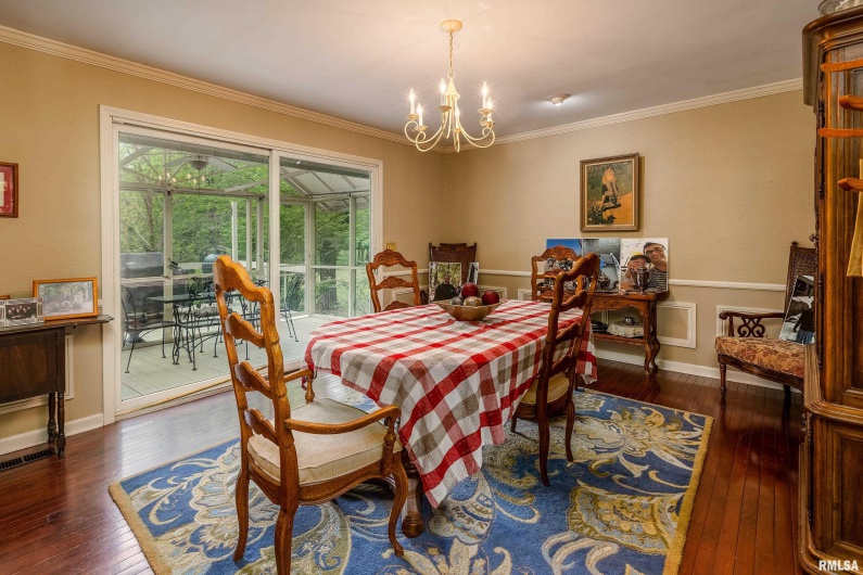 2525 EDGEWOOD Lane, Carbondale, Illinois 62901, 4 Bedrooms Bedrooms, 0 ,3 BathroomsBathrooms,Residential,For Sale,EDGEWOOD,0,RMAEB454423