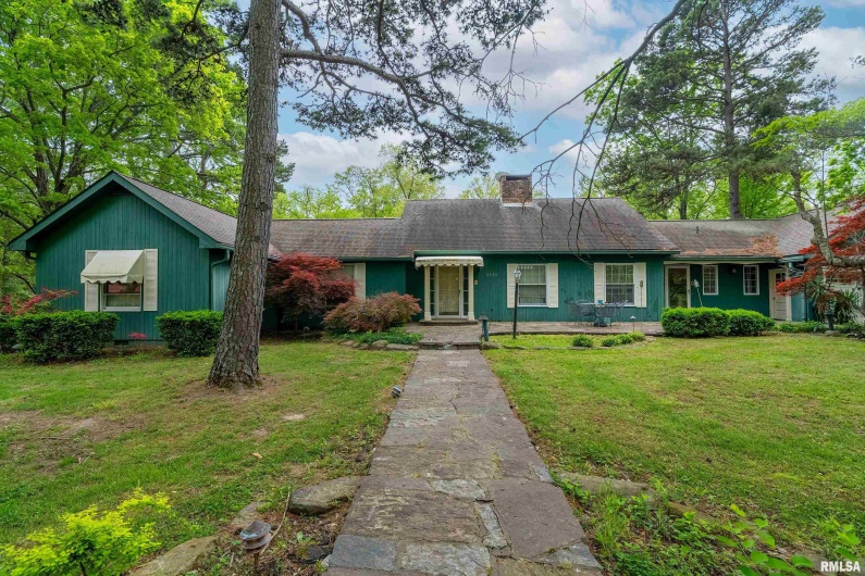 2525 EDGEWOOD Lane, Carbondale, Illinois 62901, 4 Bedrooms Bedrooms, 0 ,3 BathroomsBathrooms,Residential,For Sale,EDGEWOOD,0,RMAEB454423