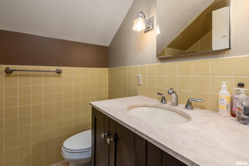 2525 EDGEWOOD Lane, Carbondale, Illinois 62901, 4 Bedrooms Bedrooms, 0 ,3 BathroomsBathrooms,Residential,For Sale,EDGEWOOD,0,RMAEB454423