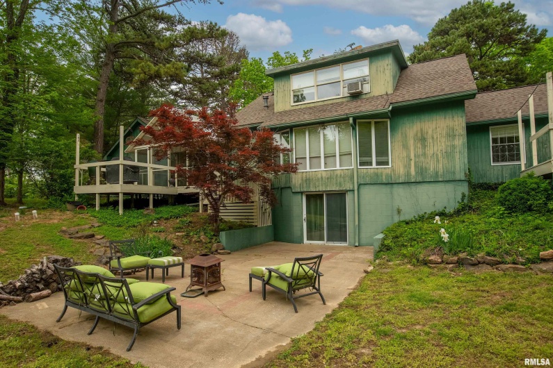 2525 EDGEWOOD Lane, Carbondale, Illinois 62901, 4 Bedrooms Bedrooms, 0 ,3 BathroomsBathrooms,Residential,For Sale,EDGEWOOD,0,RMAEB454423