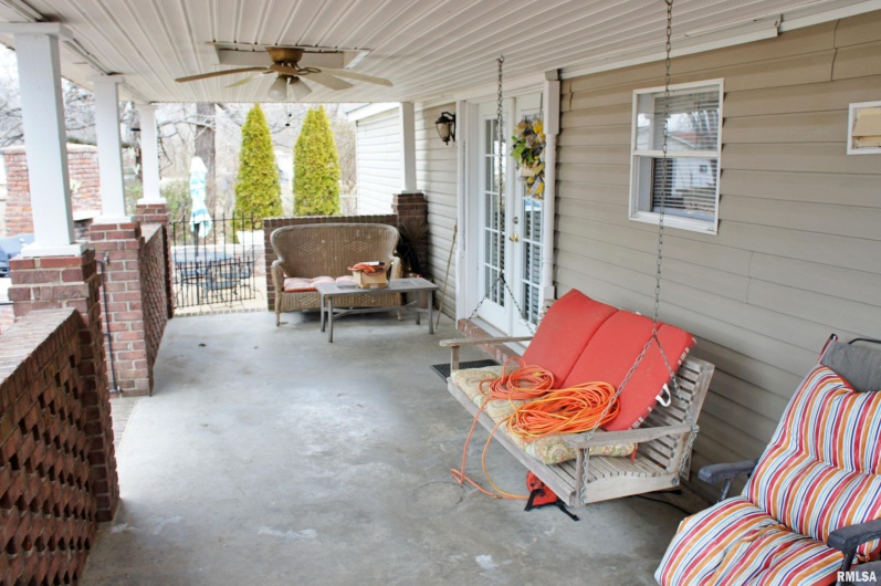 6752 US 45 Road, Brookport, Illinois 62910, 3 Bedrooms Bedrooms, 0 ,2 BathroomsBathrooms,Residential,For Sale,US 45,0,RMAEB452174