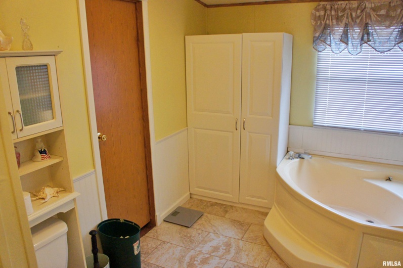6752 US 45 Road, Brookport, Illinois 62910, 3 Bedrooms Bedrooms, 0 ,2 BathroomsBathrooms,Residential,For Sale,US 45,0,RMAEB452174