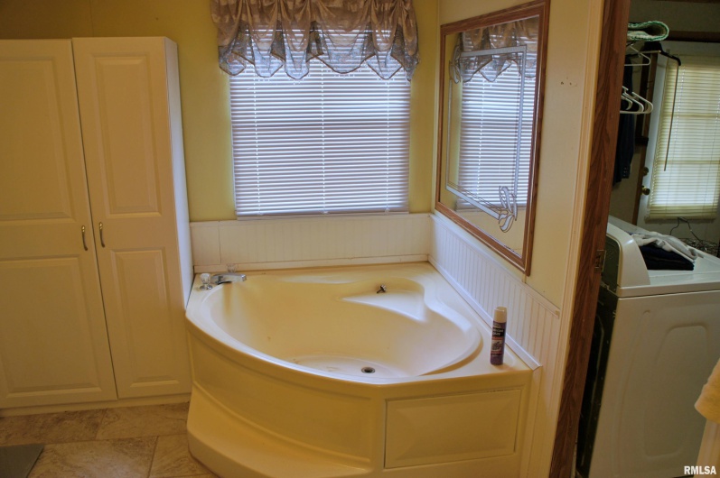 6752 US 45 Road, Brookport, Illinois 62910, 3 Bedrooms Bedrooms, 0 ,2 BathroomsBathrooms,Residential,For Sale,US 45,0,RMAEB452174