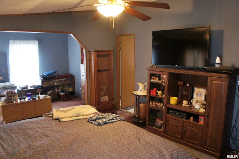 6752 US 45 Road, Brookport, Illinois 62910, 3 Bedrooms Bedrooms, 0 ,2 BathroomsBathrooms,Residential,For Sale,US 45,0,RMAEB452174