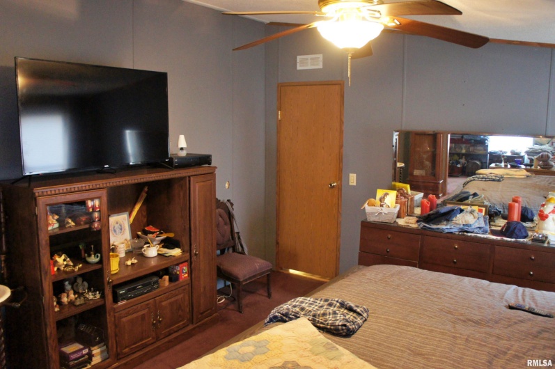 6752 US 45 Road, Brookport, Illinois 62910, 3 Bedrooms Bedrooms, 0 ,2 BathroomsBathrooms,Residential,For Sale,US 45,0,RMAEB452174