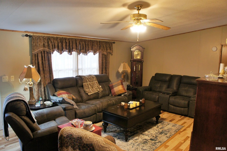 6752 US 45 Road, Brookport, Illinois 62910, 3 Bedrooms Bedrooms, 0 ,2 BathroomsBathrooms,Residential,For Sale,US 45,0,RMAEB452174