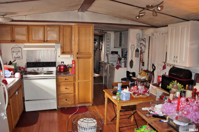 6752 US 45 Road, Brookport, Illinois 62910, 3 Bedrooms Bedrooms, 0 ,2 BathroomsBathrooms,Residential,For Sale,US 45,0,RMAEB452174