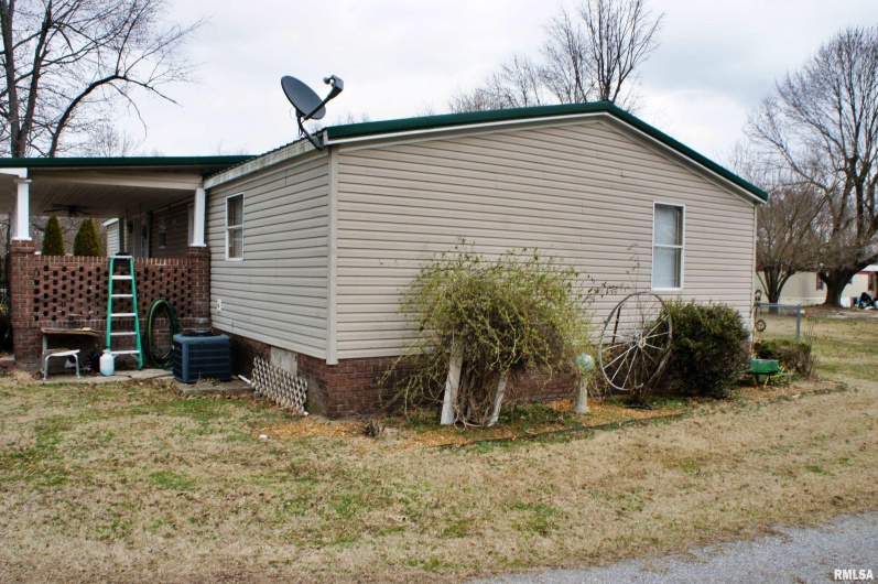 6752 US 45 Road, Brookport, Illinois 62910, 3 Bedrooms Bedrooms, 0 ,2 BathroomsBathrooms,Residential,For Sale,US 45,0,RMAEB452174