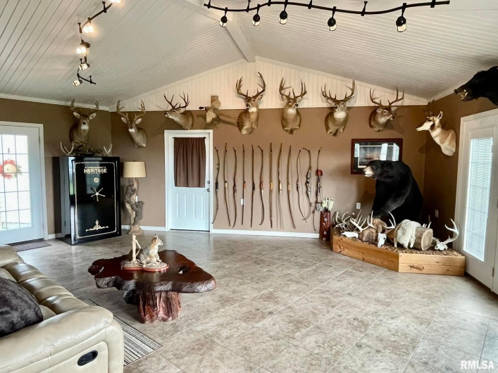 20 Xanders Lane, Golconda, Illinois 62938, 2 Bedrooms Bedrooms, 0 ,2 BathroomsBathrooms,Residential,For Sale,Xanders,0,RMAEB454285