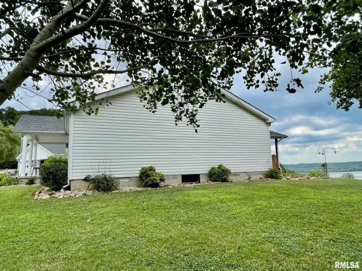 20 Xanders Lane, Golconda, Illinois 62938, 2 Bedrooms Bedrooms, 0 ,2 BathroomsBathrooms,Residential,For Sale,Xanders,0,RMAEB454285
