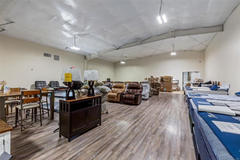 650 Walton Drive, Farmington, Missouri 63640, ,Commercial Sale,For Sale,Walton,MAR24044047