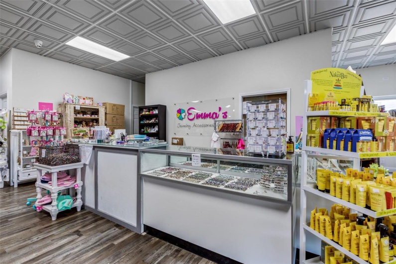 650 Walton Drive, Farmington, Missouri 63640, ,Commercial Sale,For Sale,Walton,MAR24044047