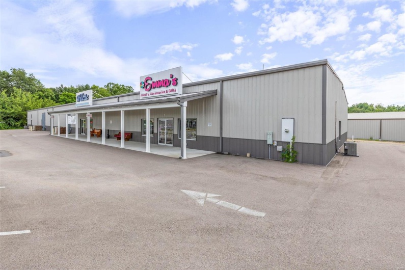 650 Walton Drive, Farmington, Missouri 63640, ,Commercial Sale,For Sale,Walton,MAR24044047