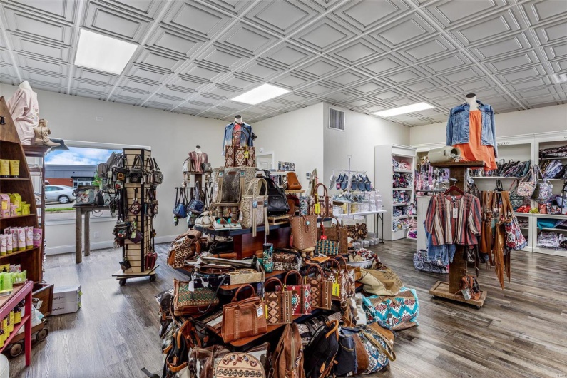 650 Walton Drive, Farmington, Missouri 63640, ,Commercial Sale,For Sale,Walton,MAR24044047