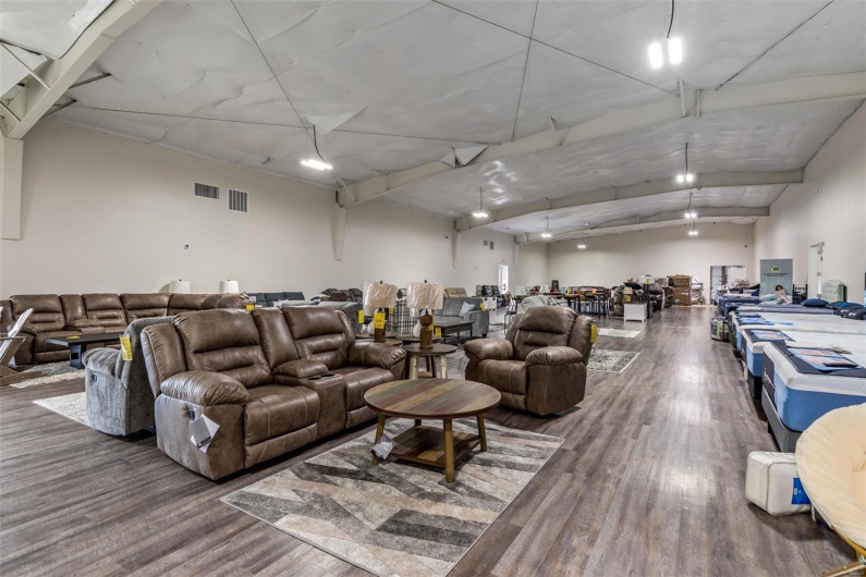 650 Walton Drive, Farmington, Missouri 63640, ,Commercial Sale,For Sale,Walton,MAR24044047
