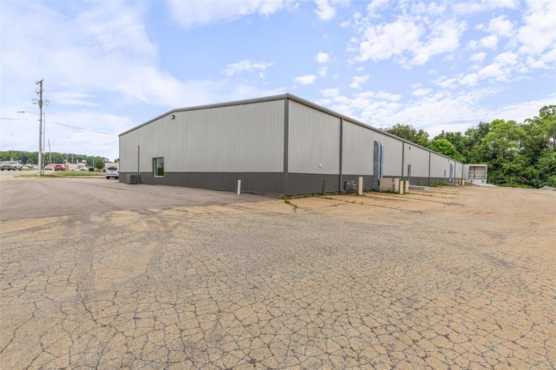 650 Walton Drive, Farmington, Missouri 63640, ,Commercial Sale,For Sale,Walton,MAR24044047
