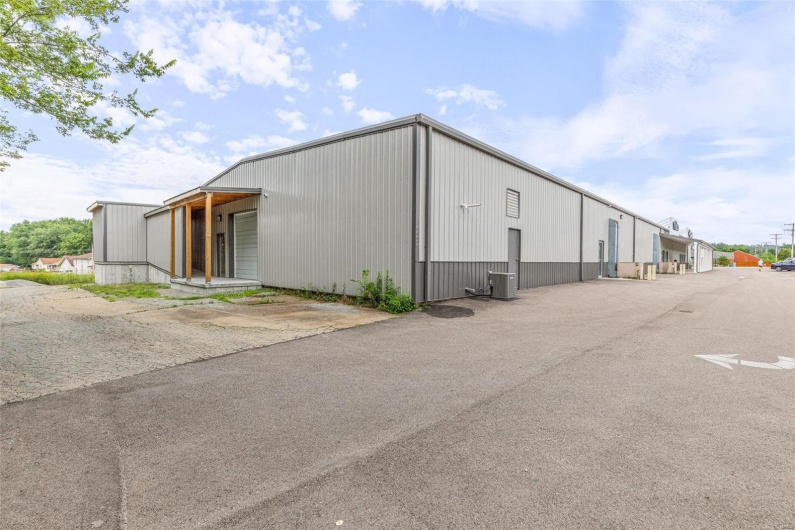 650 Walton Drive, Farmington, Missouri 63640, ,Commercial Sale,For Sale,Walton,MAR24044047